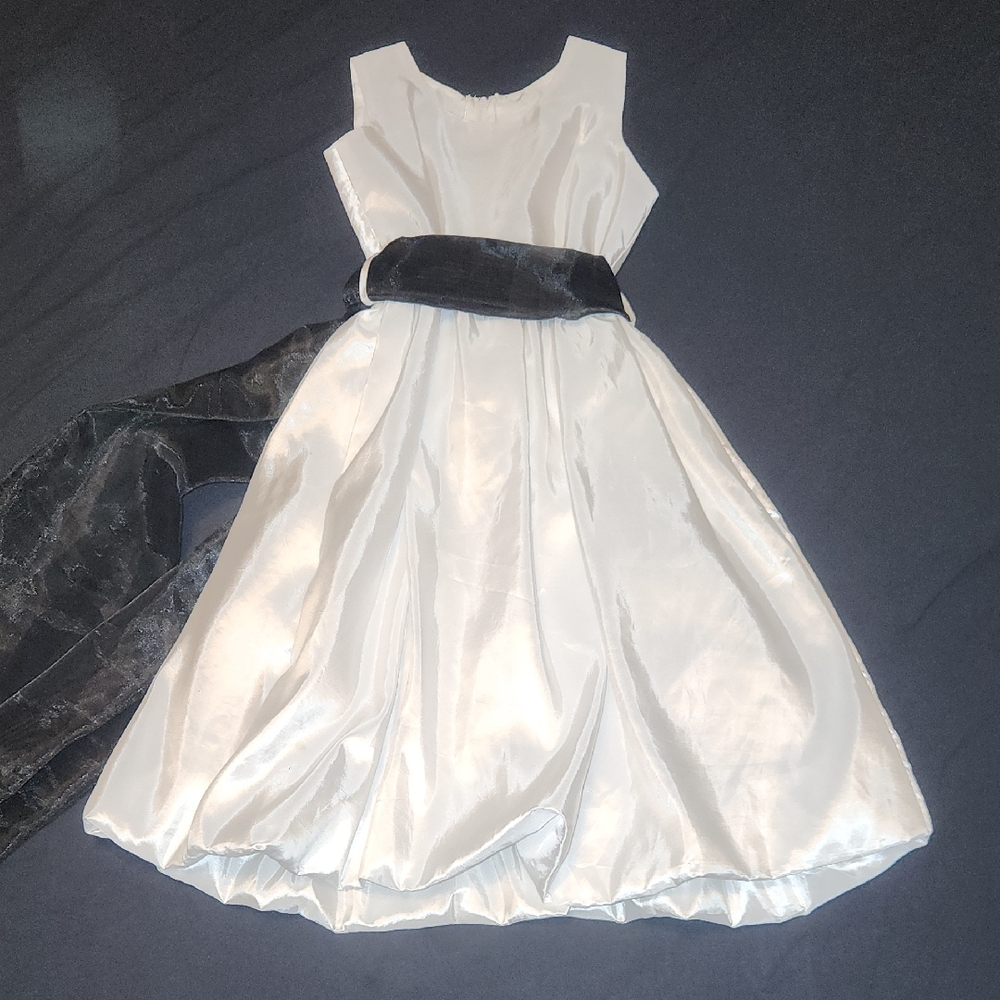 Huncho Elegant White Girl's Dress with Black Sash, Size 6